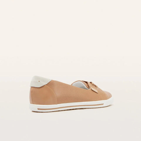 Hannah III - Camel Punched Sneakers Frankie4 