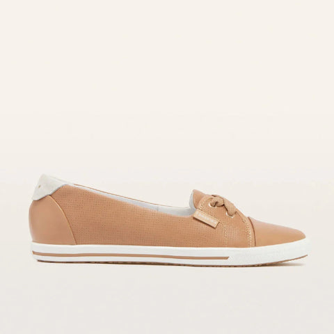 Hannah III - Camel Punched Sneakers Frankie4 