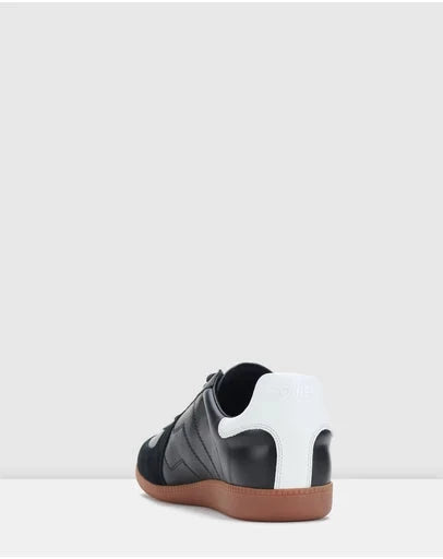 Pace - Mens - Black/White Sneakers Rollie 